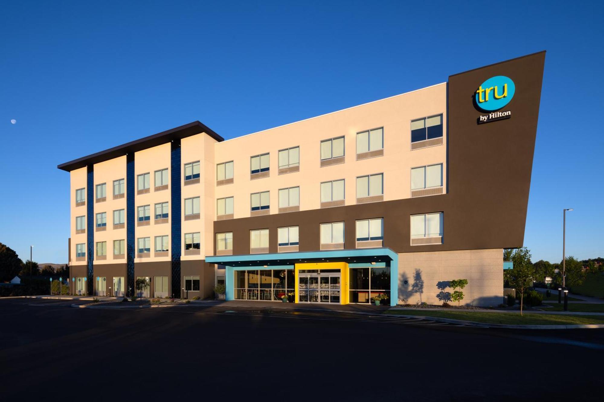 Tru By Hilton Yakima Airport Hotel Exterior foto